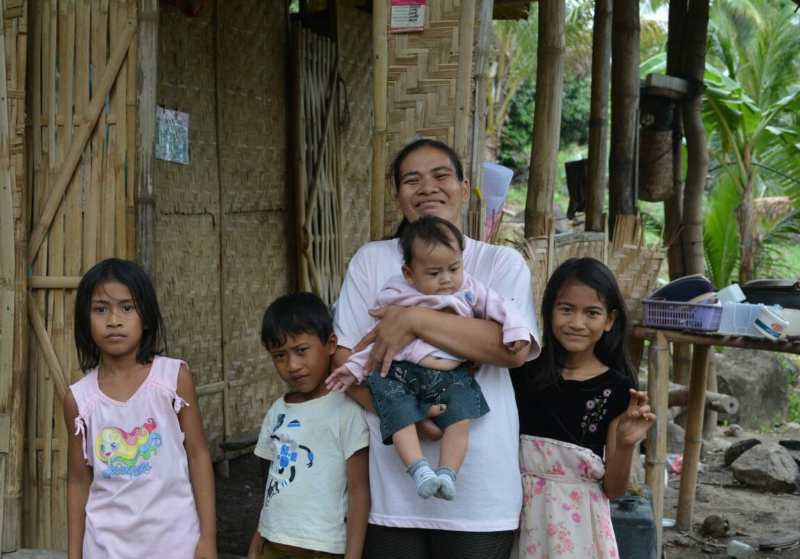 150312-37_Gina-Cabusog_with-her-children-1-1-scaled-1