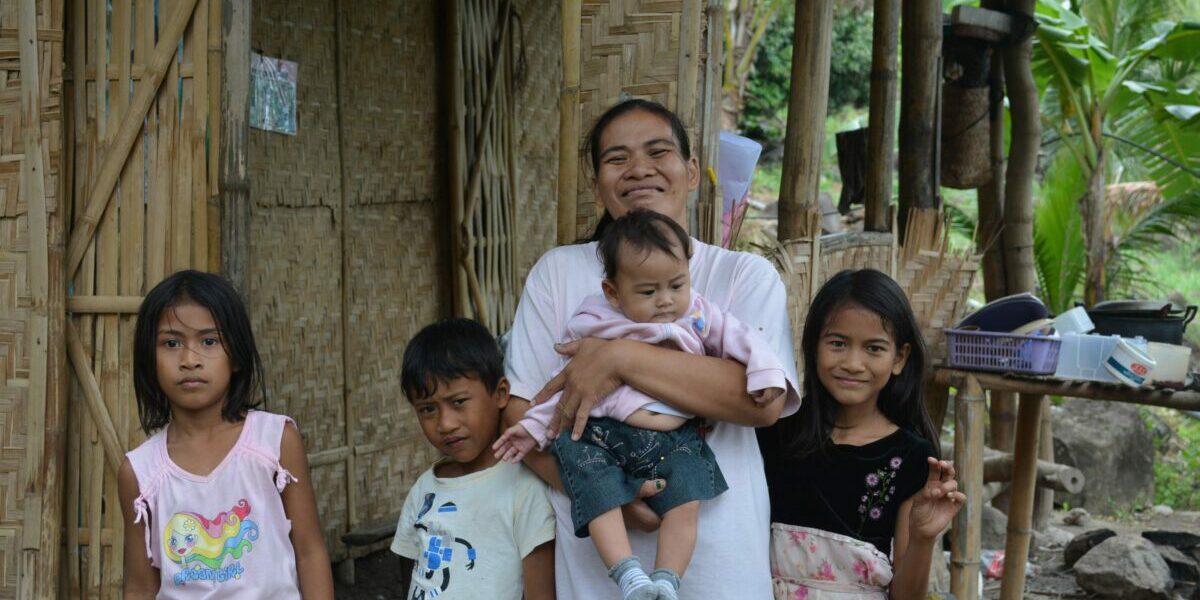150312-37_Gina-Cabusog_with-her-children-1-1-scaled-1