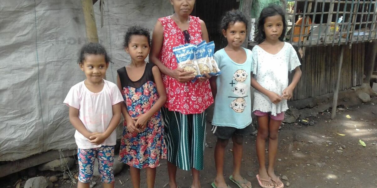 4.-Jachel-with-her-children-1