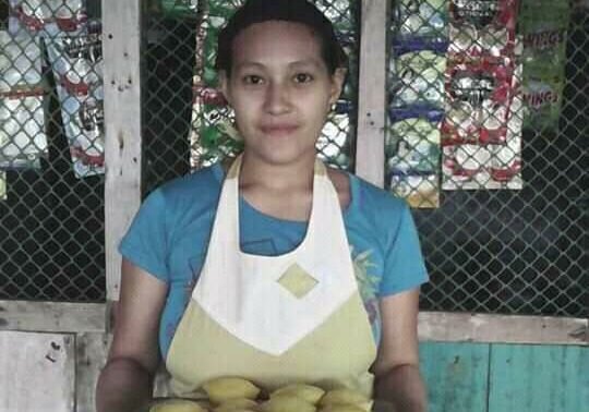 Catherine-bringing-her-cooked-food-1