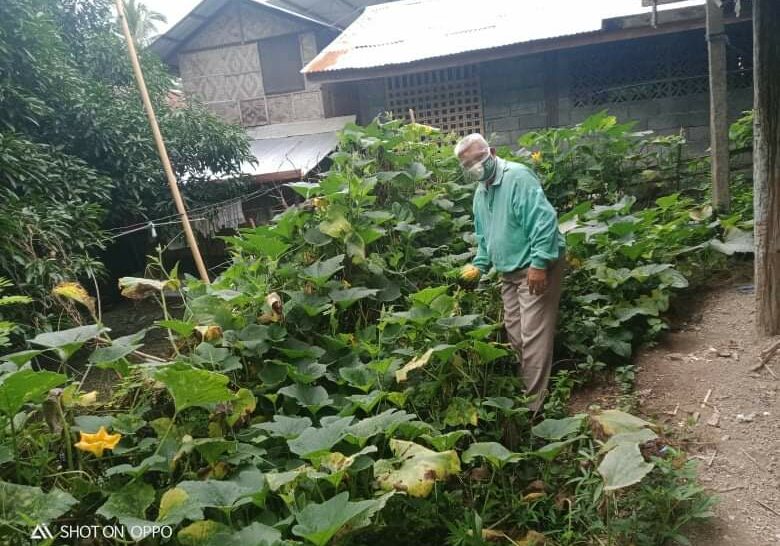 GEN_Pastor-Avelino-and-the-squash