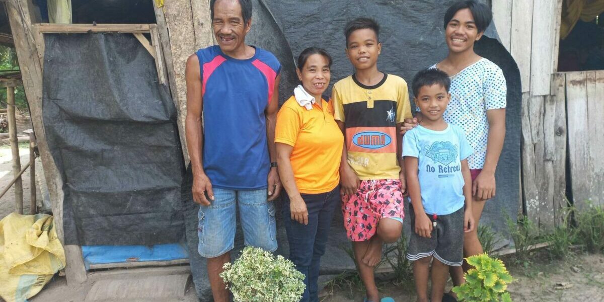 Joan-and-her-family-1