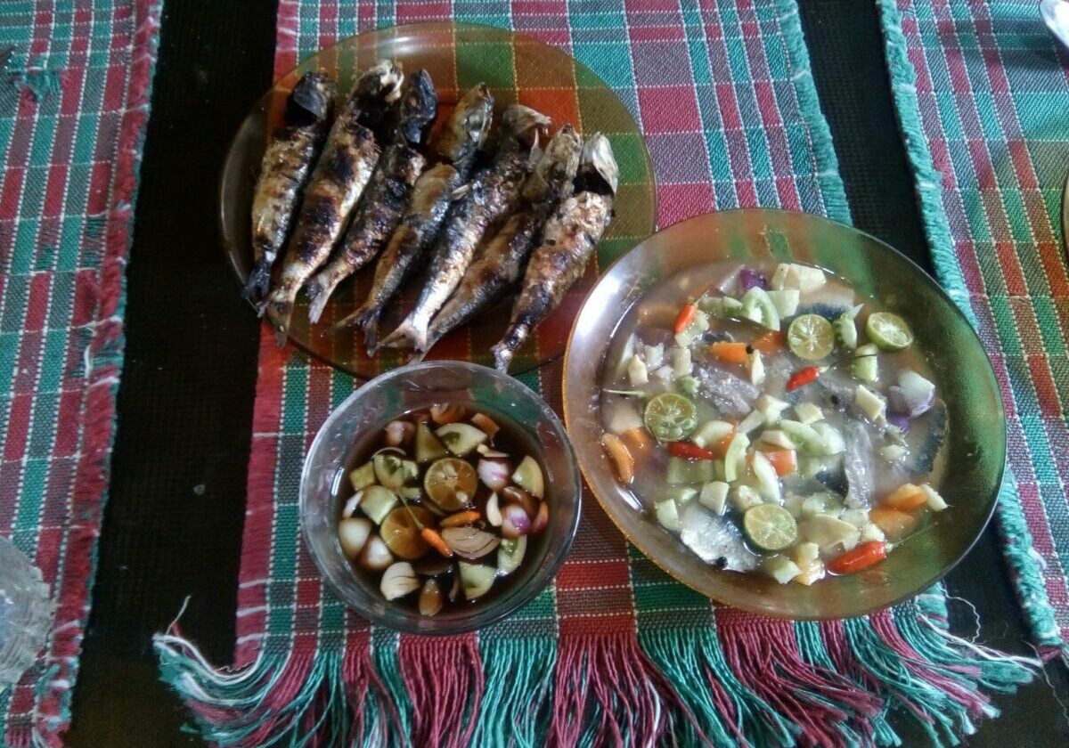 Kinilaw-ug-Sinugbang-Tuloy_-fresh-raw-sardines-salad-and-grilled-1