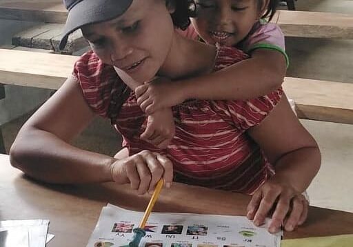 Rafaela-Mother-and-Ella-Mae_Reading-together