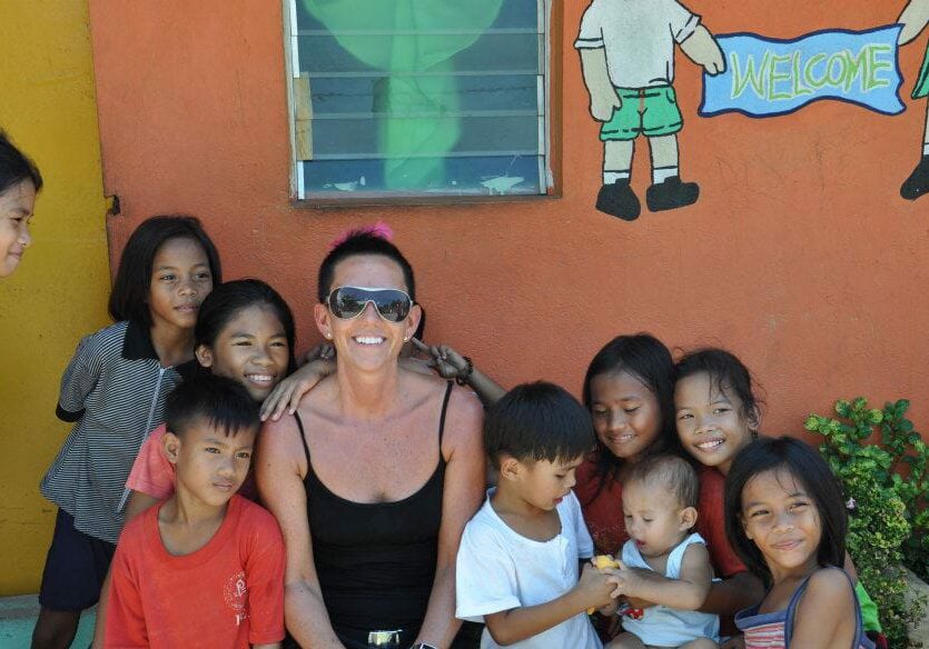 taking-a-break-with-the-children-of-the-slum1