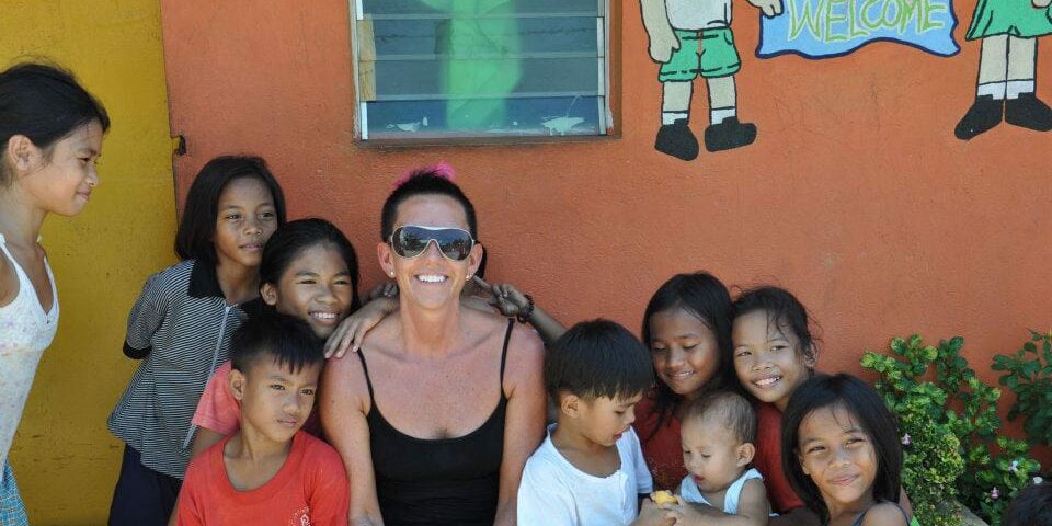 taking-a-break-with-the-children-of-the-slum1